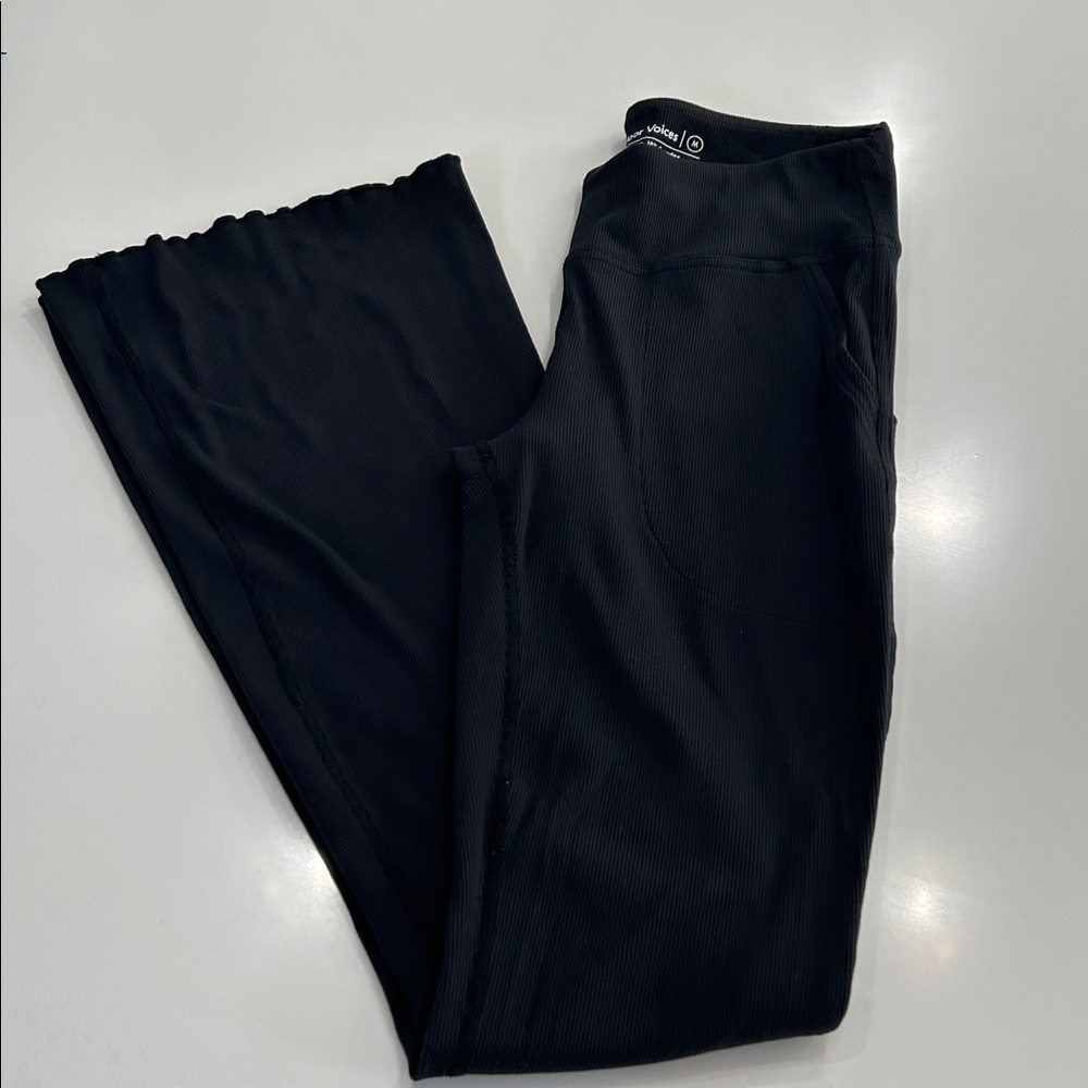 Outdoor Voices Superform Rib Flare Pants Black Medium - Picture 2 of 5